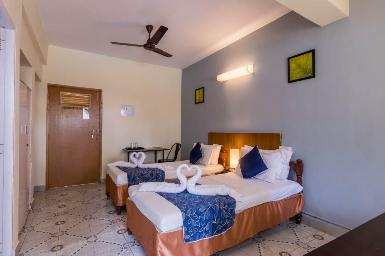 Dona Julia Beach Resort カラングート エクステリア 写真